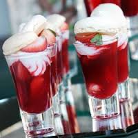 Strawberry Shooter cocteleando, Strawberry Shooter beberan, Strawberry Shooter receta